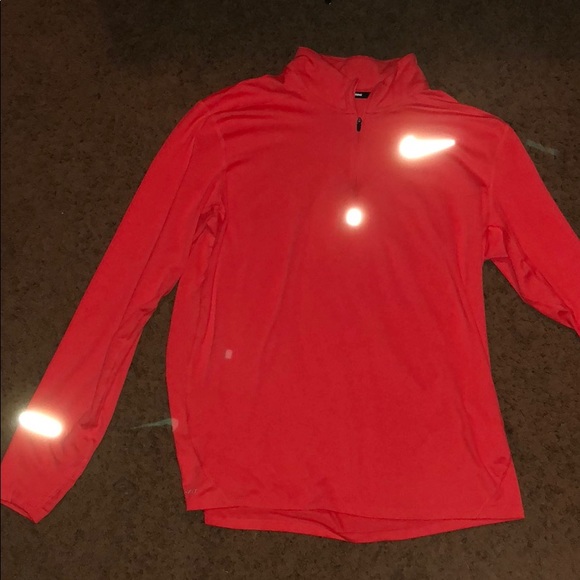 Men’s Nike Running Hoodie - Picture 2 of 4